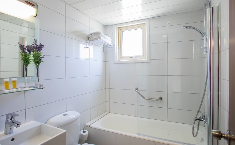 Kapetanios Limassol Hotel — Hotel rooms in Limassol, Limassol Region