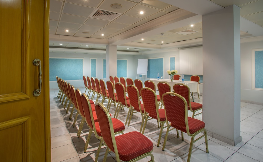 Kapetanios Limassol Hotel — Hotel building in Limassol, Limassol Region