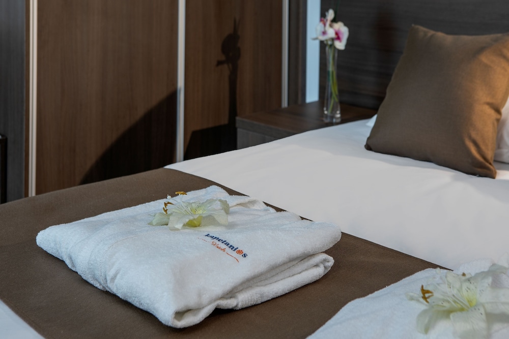 Kapetanios Limassol Hotel — Hotel rooms in Limassol, Limassol Region