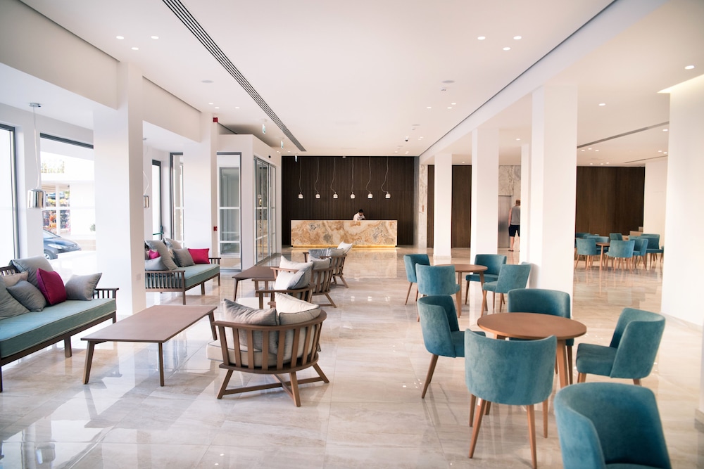 Mandali Hotel — Hotel building in Protaras, Famagusta Region