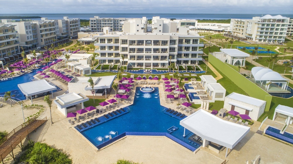 Planet Hollywood Cancun Adult Scene by Royalton, An Autograph Collection® All-Inclusive Resort - Adults Only — Swimming pool in Cancun, Quintana Roo
