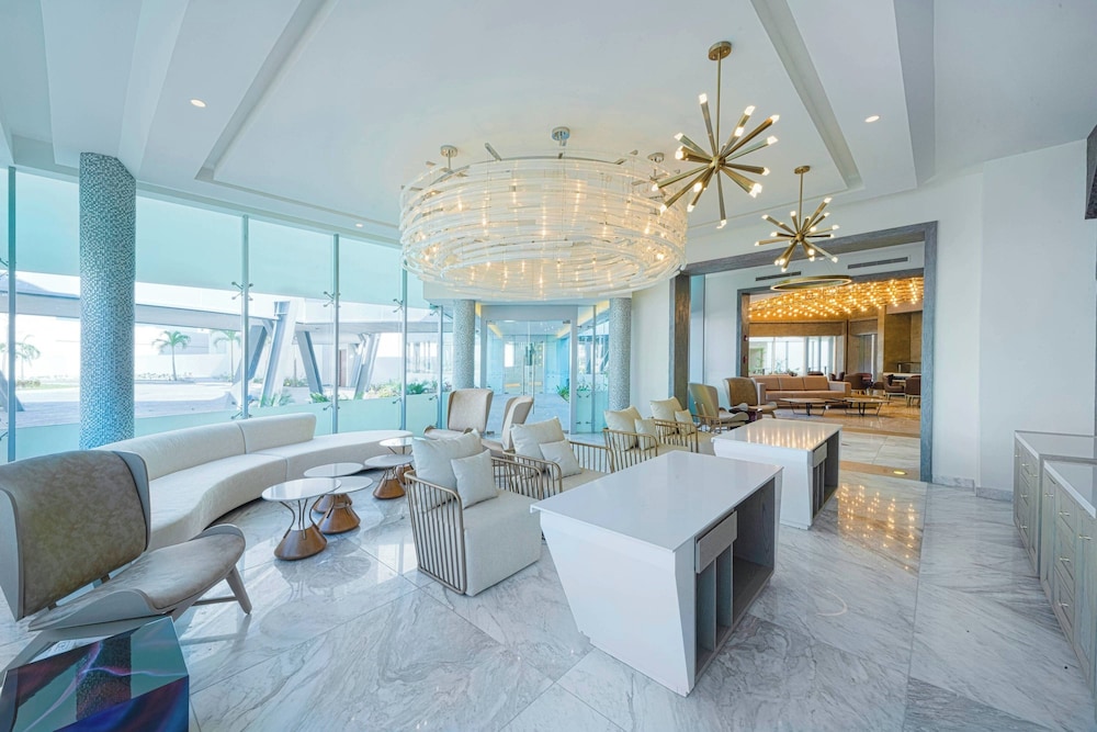 Planet Hollywood Cancun Adult Scene by Royalton, An Autograph Collection® All-Inclusive Resort - Adults Only — Hotel building in Cancun, Quintana Roo