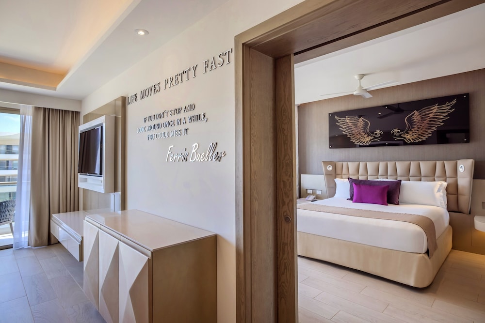 Planet Hollywood Cancun Adult Scene by Royalton, An Autograph Collection® All-Inclusive Resort - Adults Only — Hotel rooms in Cancun, Quintana Roo