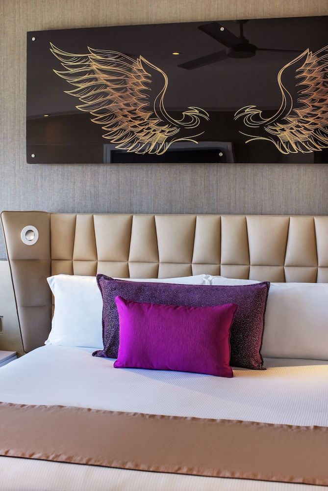 Planet Hollywood Cancun Adult Scene by Royalton, An Autograph Collection® All-Inclusive Resort - Adults Only — Hotel rooms in Cancun, Quintana Roo