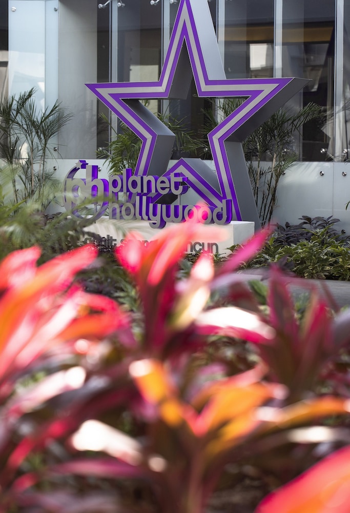 Planet Hollywood Cancun Adult Scene by Royalton, An Autograph Collection® All-Inclusive Resort - Adults Only — Hotel building in Cancun, Quintana Roo