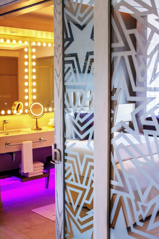Planet Hollywood Cancun Adult Scene by Royalton, An Autograph Collection® All-Inclusive Resort - Adults Only — Hotel rooms in Cancun, Quintana Roo