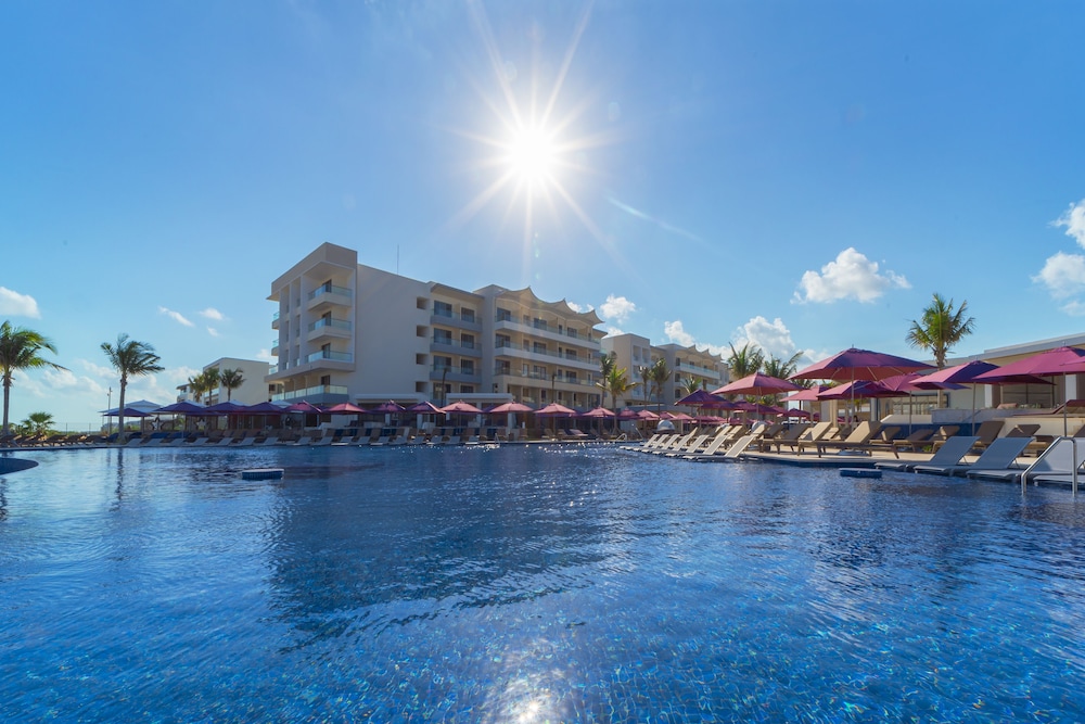 Planet Hollywood Cancun Adult Scene by Royalton, An Autograph Collection® All-Inclusive Resort - Adults Only — Swimming pool in Cancun, Quintana Roo