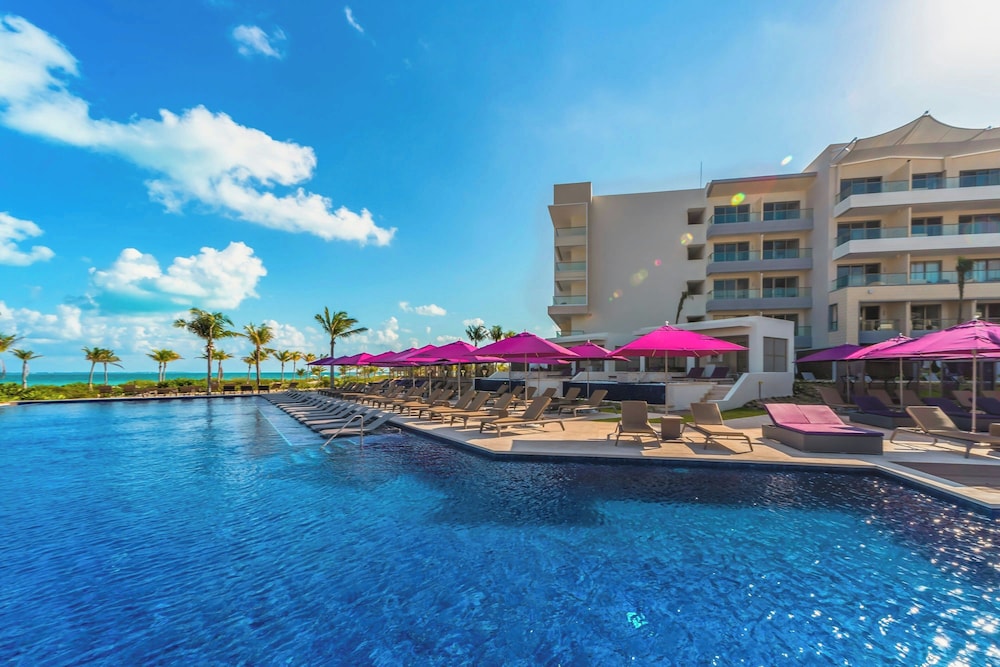 Planet Hollywood Cancun Adult Scene by Royalton, An Autograph Collection® All-Inclusive Resort - Adults Only — Swimming pool in Cancun, Quintana Roo