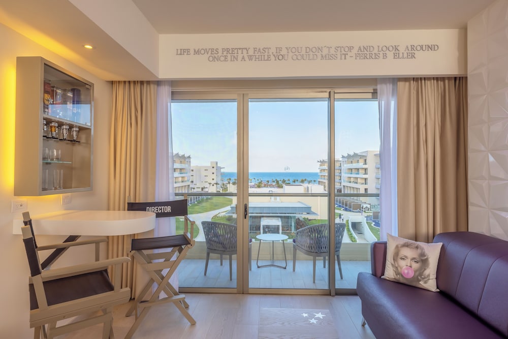 Planet Hollywood Cancun Adult Scene by Royalton, An Autograph Collection® All-Inclusive Resort - Adults Only — Hotel rooms in Cancun, Quintana Roo