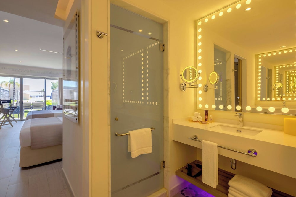 Planet Hollywood Cancun Adult Scene by Royalton, An Autograph Collection® All-Inclusive Resort - Adults Only — Hotel rooms in Cancun, Quintana Roo