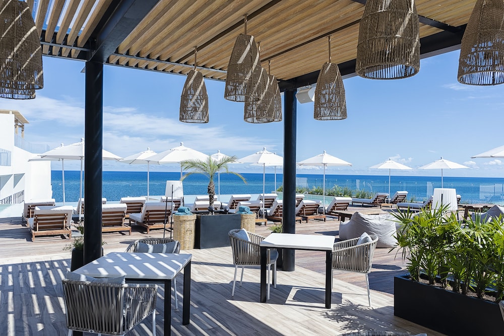 The Fives Oceanfront Riviera Maya - All Inclusive Optional — Restaurant & bars in Puerto Morelos, Quintana Roo