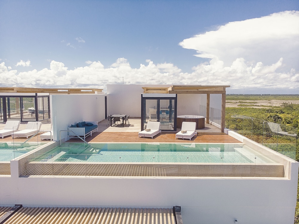 The Fives Oceanfront Riviera Maya - All Inclusive Optional — Hotel rooms in Puerto Morelos, Quintana Roo