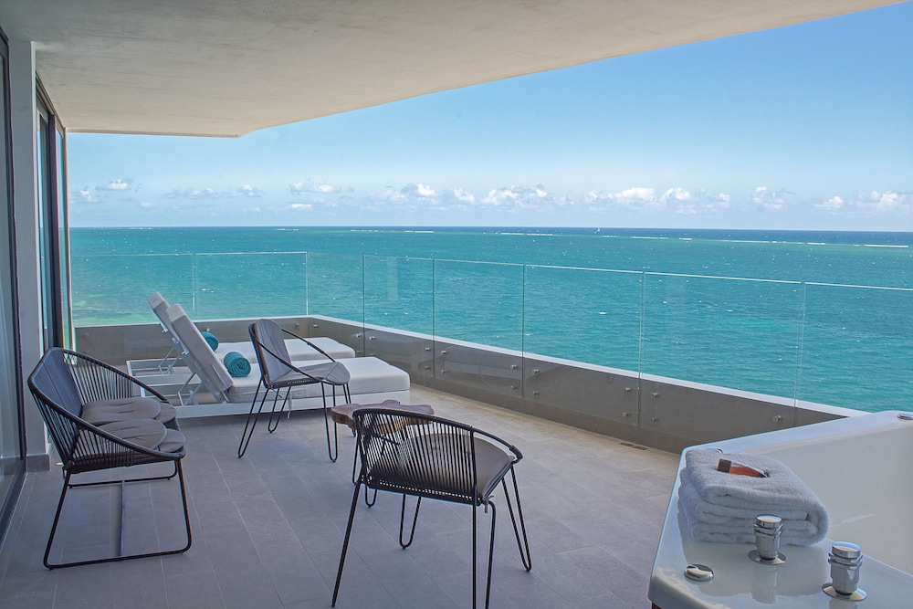 The Fives Oceanfront Riviera Maya - All Inclusive Optional — Hotel rooms in Puerto Morelos, Quintana Roo