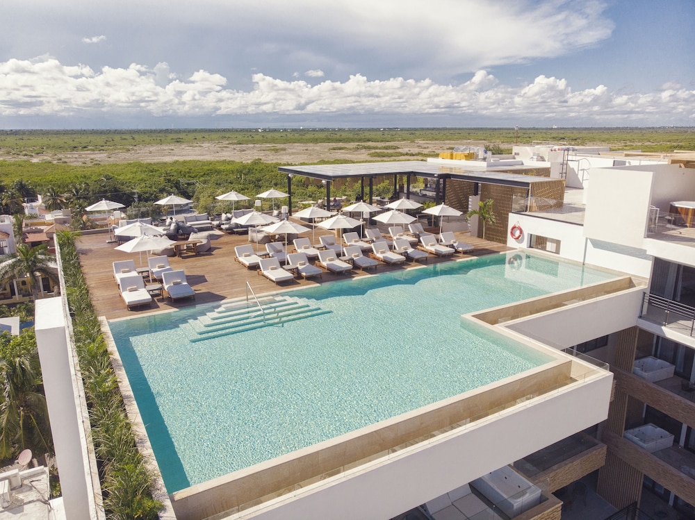 The Fives Oceanfront Riviera Maya - All Inclusive Optional — Swimming pool in Puerto Morelos, Quintana Roo