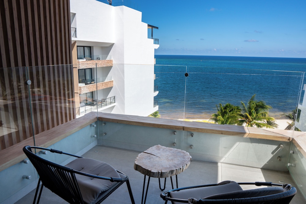 The Fives Oceanfront Riviera Maya - All Inclusive Optional — Hotel building in Puerto Morelos, Quintana Roo