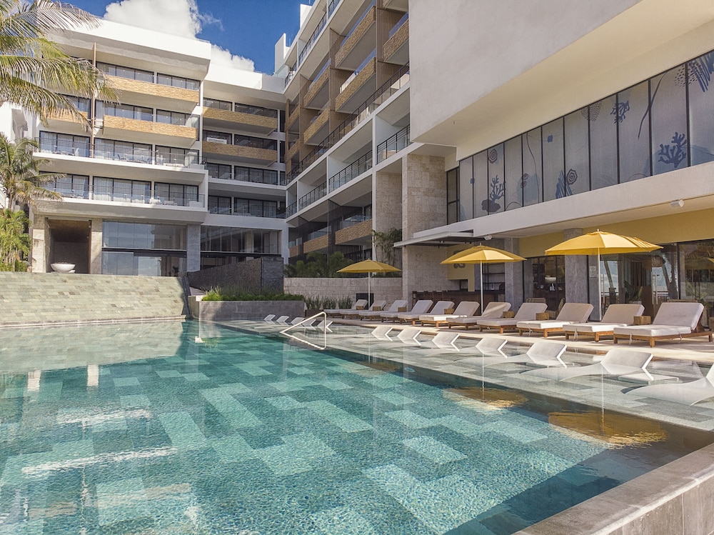 The Fives Oceanfront Riviera Maya - All Inclusive Optional — Swimming pool in Puerto Morelos, Quintana Roo