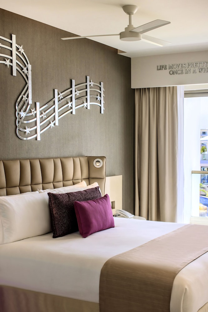 Planet Hollywood Cancun by Royalton, An Autograph Collection All-Inclusive Resort — Hotel rooms in Playa Mujeres, Quintana Roo