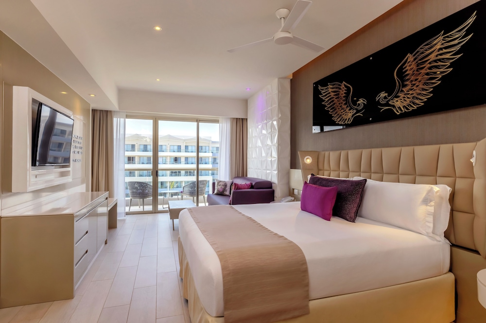 Planet Hollywood Cancun by Royalton, An Autograph Collection All-Inclusive Resort — Hotel rooms in Playa Mujeres, Quintana Roo
