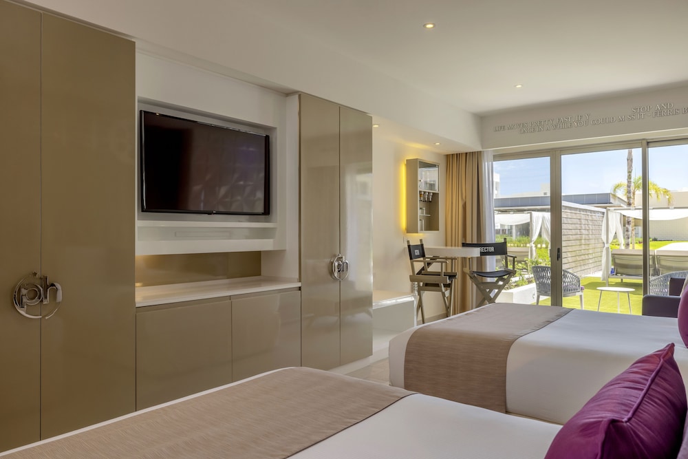 Planet Hollywood Cancun by Royalton, An Autograph Collection All-Inclusive Resort — Hotel rooms in Playa Mujeres, Quintana Roo