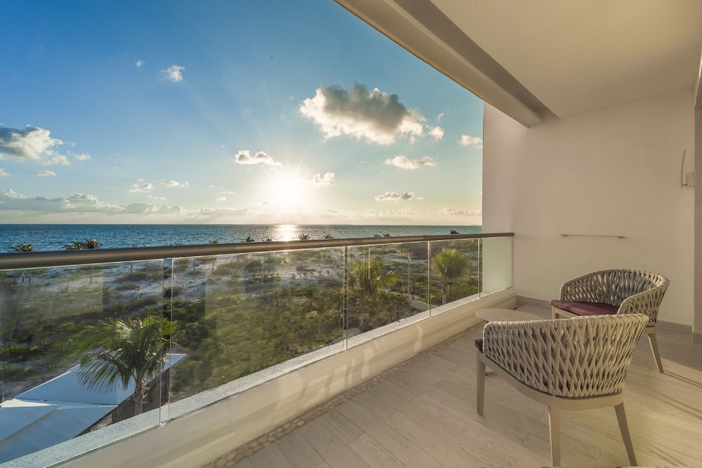 Planet Hollywood Cancun by Royalton, An Autograph Collection All-Inclusive Resort — Beach in Playa Mujeres, Quintana Roo