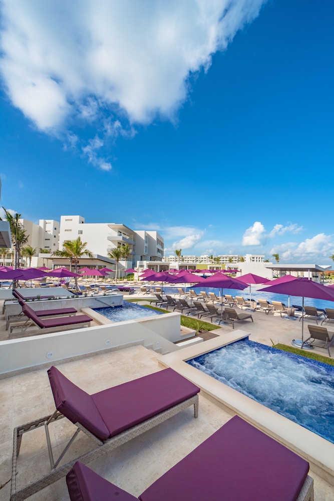 Planet Hollywood Cancun by Royalton, An Autograph Collection All-Inclusive Resort — Swimming pool in Playa Mujeres, Quintana Roo