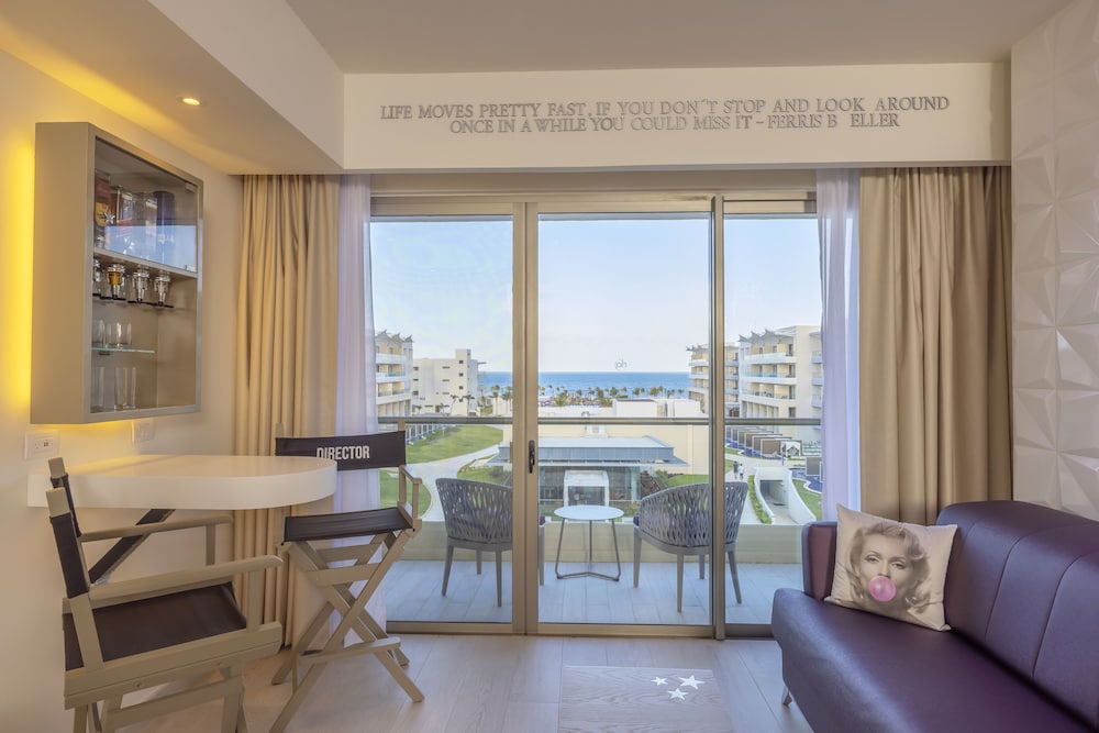 Planet Hollywood Cancun by Royalton, An Autograph Collection All-Inclusive Resort — Hotel rooms in Playa Mujeres, Quintana Roo