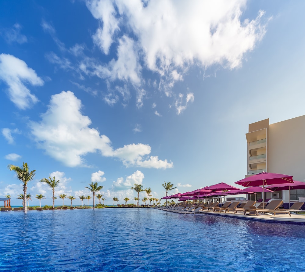 Planet Hollywood Cancun by Royalton, An Autograph Collection All-Inclusive Resort — Swimming pool in Playa Mujeres, Quintana Roo