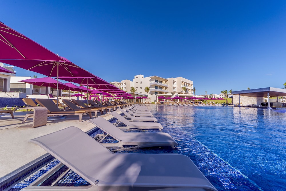 Planet Hollywood Cancun by Royalton, An Autograph Collection All-Inclusive Resort — Swimming pool in Playa Mujeres, Quintana Roo