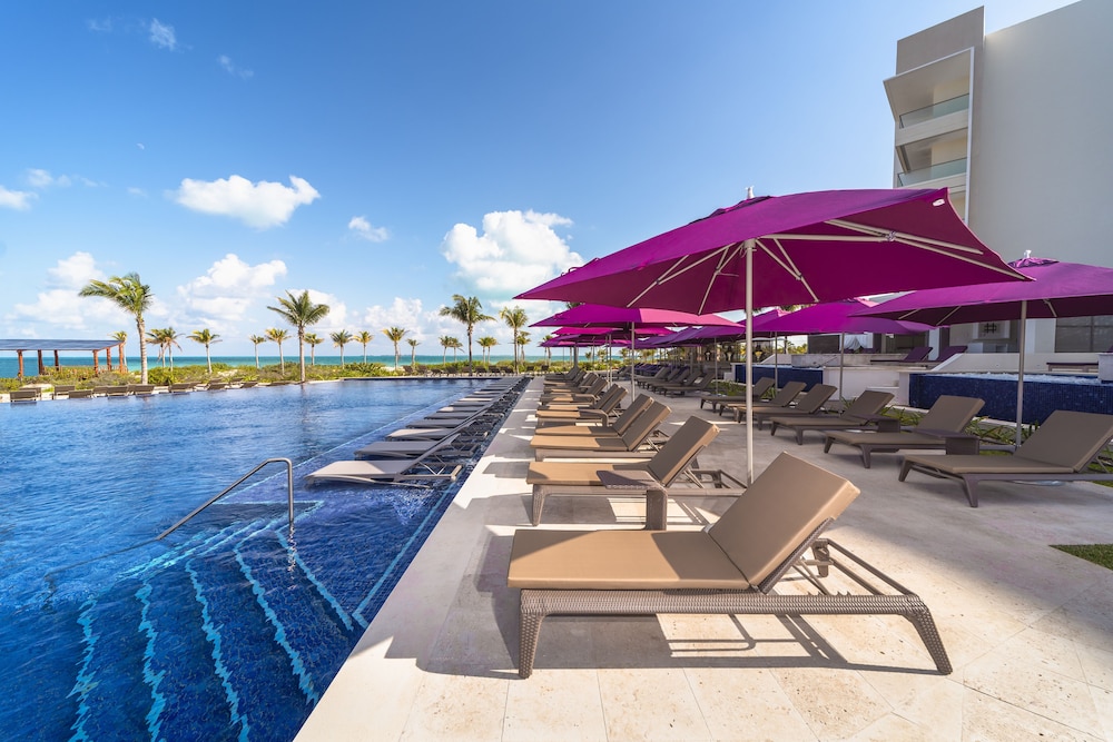 Planet Hollywood Cancun by Royalton, An Autograph Collection All-Inclusive Resort — Swimming pool in Playa Mujeres, Quintana Roo