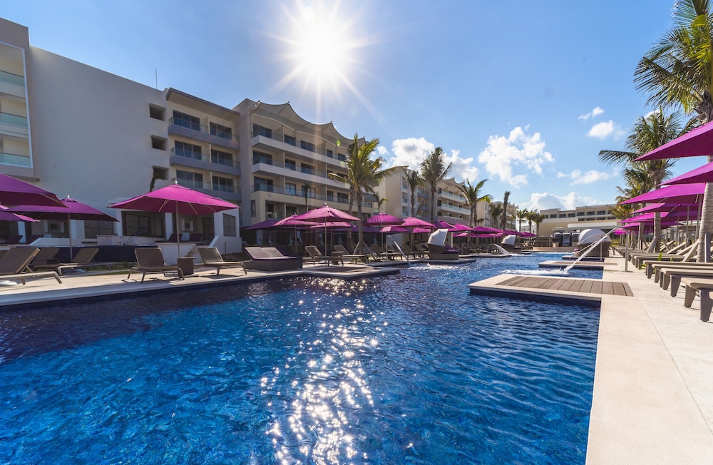 Planet Hollywood Cancun by Royalton, An Autograph Collection All-Inclusive Resort — Swimming pool in Playa Mujeres, Quintana Roo