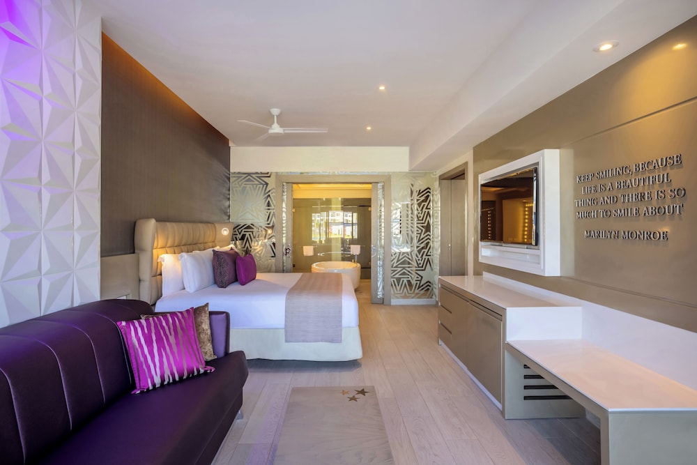 Planet Hollywood Cancun by Royalton, An Autograph Collection All-Inclusive Resort — Hotel rooms in Playa Mujeres, Quintana Roo