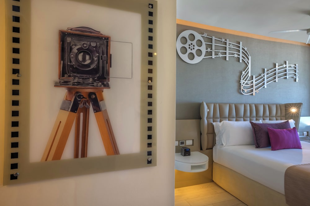 Planet Hollywood Cancun by Royalton, An Autograph Collection All-Inclusive Resort — Hotel rooms in Playa Mujeres, Quintana Roo
