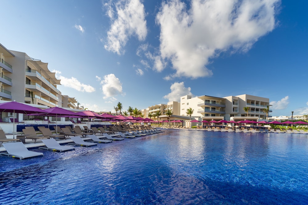 Planet Hollywood Cancun by Royalton, An Autograph Collection All-Inclusive Resort — Swimming pool in Playa Mujeres, Quintana Roo