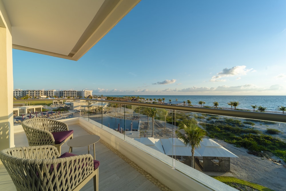 Planet Hollywood Cancun by Royalton, An Autograph Collection All-Inclusive Resort — Hotel rooms in Playa Mujeres, Quintana Roo