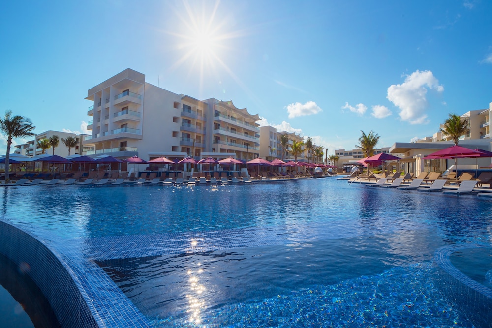 Planet Hollywood Cancun by Royalton, An Autograph Collection All-Inclusive Resort — Swimming pool in Playa Mujeres, Quintana Roo