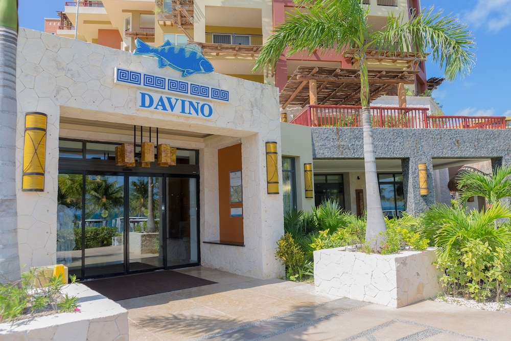Elite Vacation Club — Hotel building in Playa Mujeres, Quintana Roo