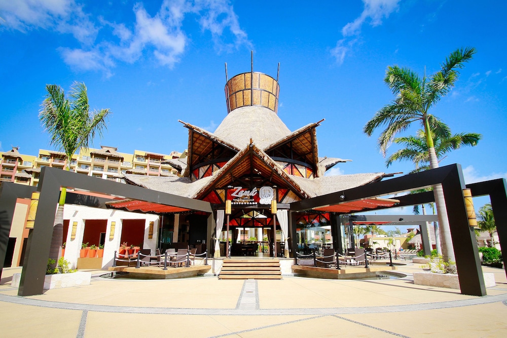 Elite Vacation Club — Restaurant & bars in Playa Mujeres, Quintana Roo