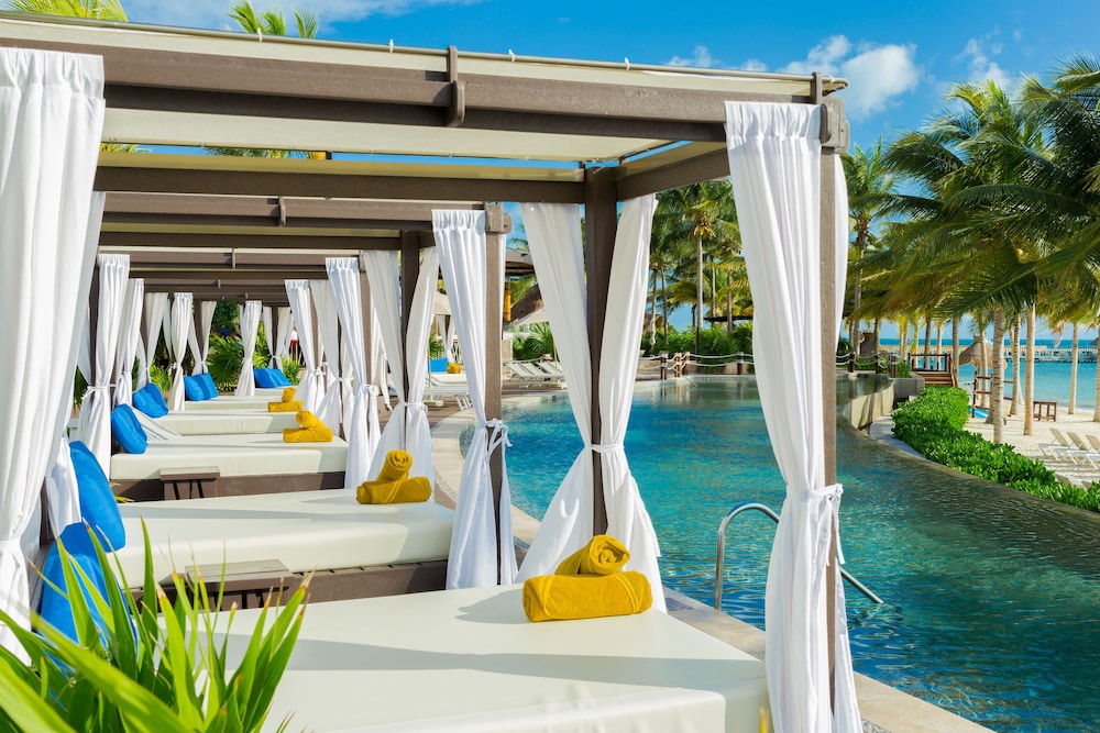 Elite Vacation Club — Swimming pool in Playa Mujeres, Quintana Roo