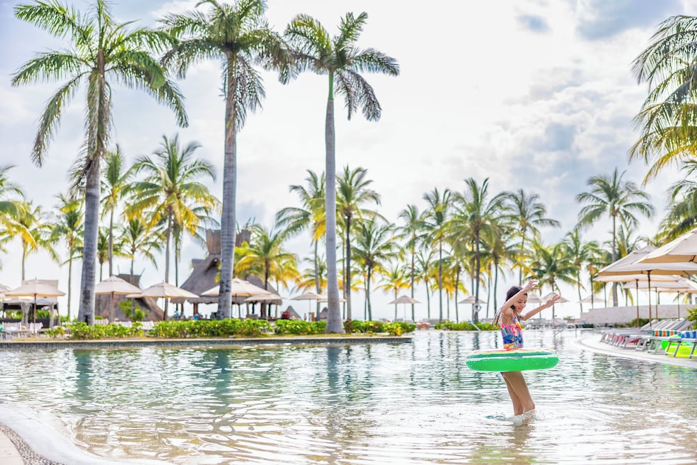 Elite Vacation Club — Swimming pool in Playa Mujeres, Quintana Roo