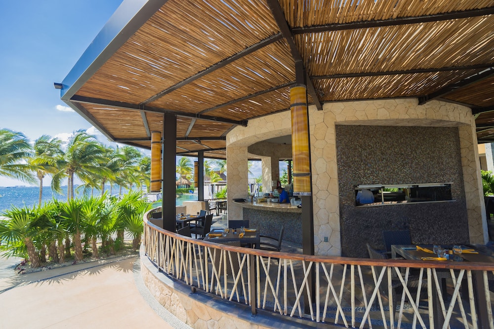 Elite Vacation Club — Restaurant & bars in Playa Mujeres, Quintana Roo