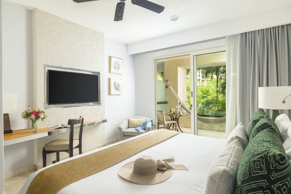 Elite Vacation Club — Hotel rooms in Playa Mujeres, Quintana Roo