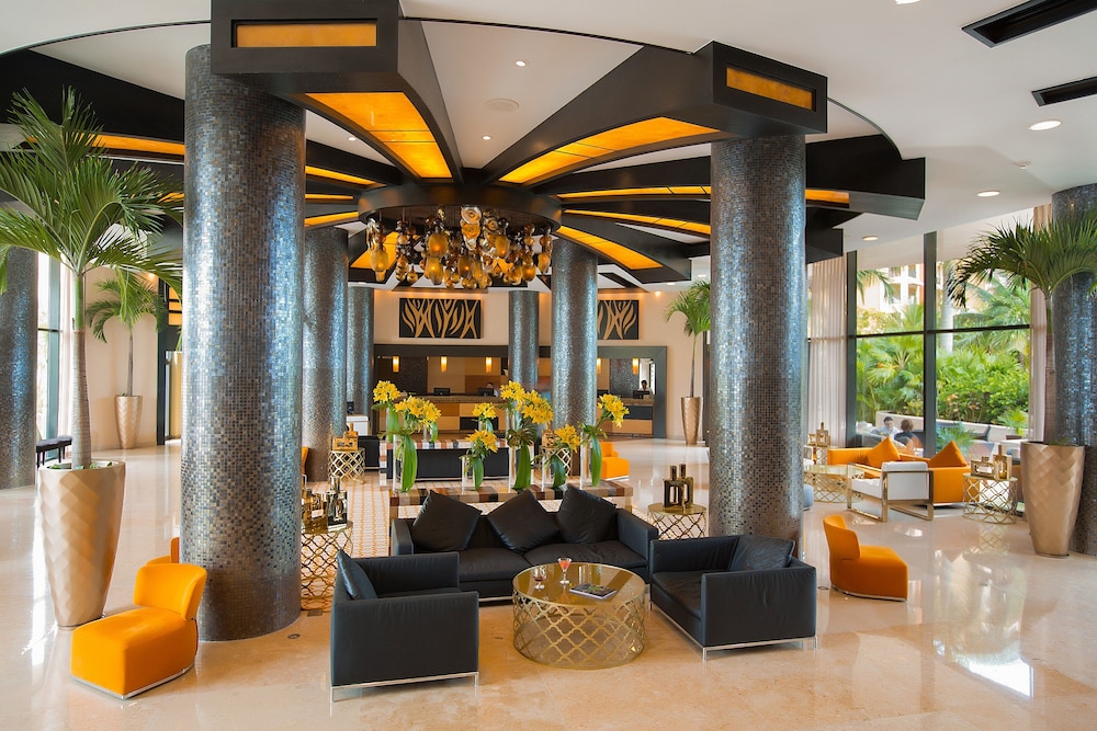 Elite Vacation Club — Hotel building in Playa Mujeres, Quintana Roo