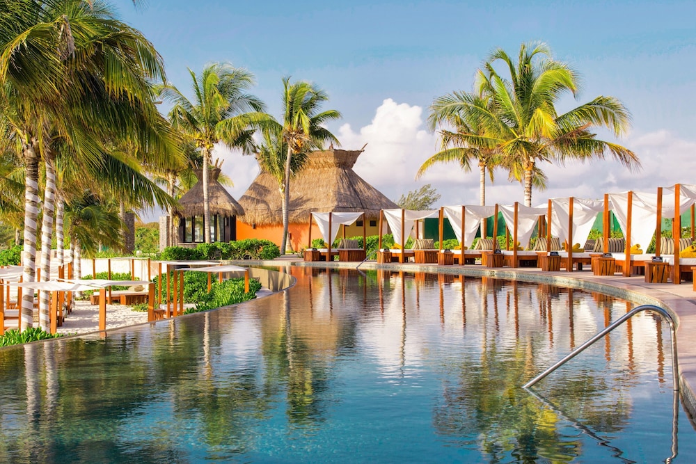 Elite Vacation Club — Swimming pool in Playa Mujeres, Quintana Roo