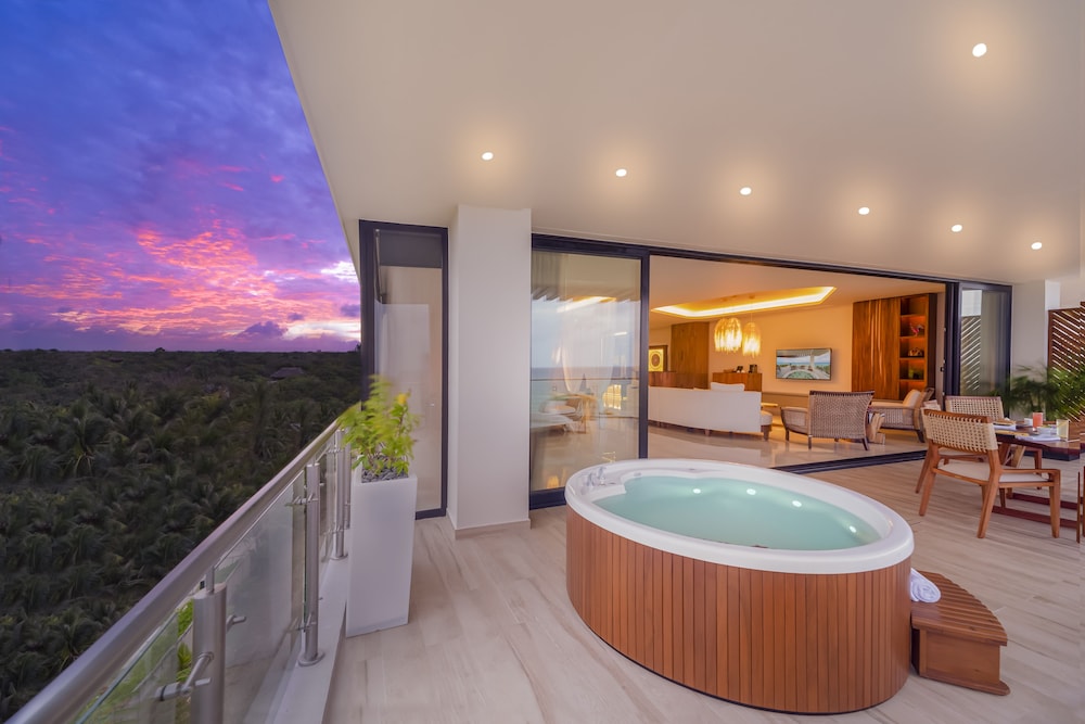 Mvngata Beach Hotel — Hotel rooms in Playa del Carmen, Quintana Roo