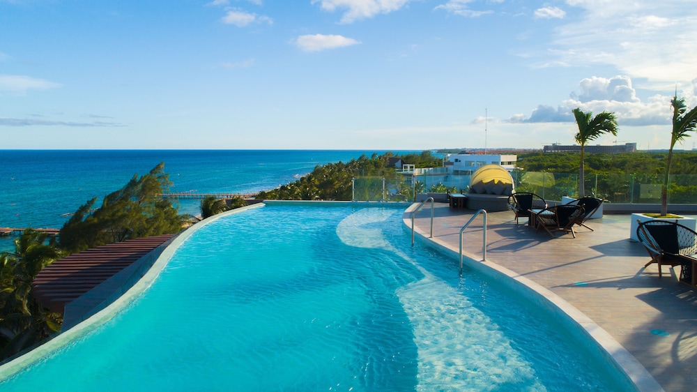 Mvngata Beach Hotel — Swimming pool in Playa del Carmen, Quintana Roo