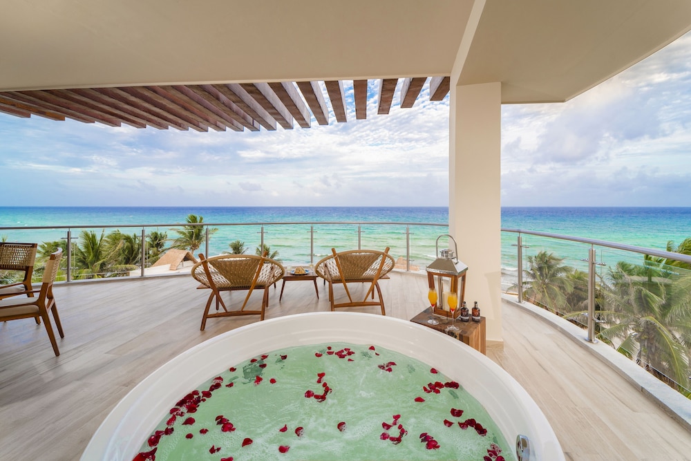 Mvngata Beach Hotel — Hotel rooms in Playa del Carmen, Quintana Roo