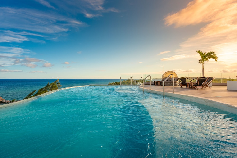 Mvngata Beach Hotel — Swimming pool in Playa del Carmen, Quintana Roo