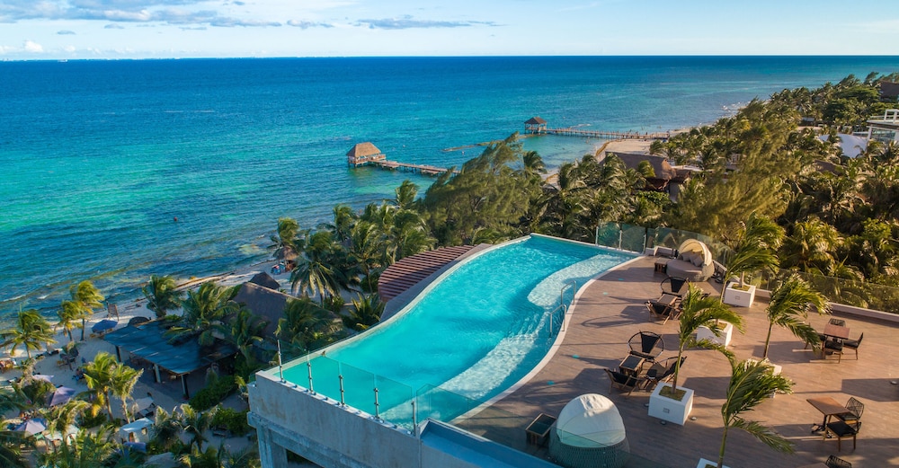 Mvngata Beach Hotel — Swimming pool in Playa del Carmen, Quintana Roo