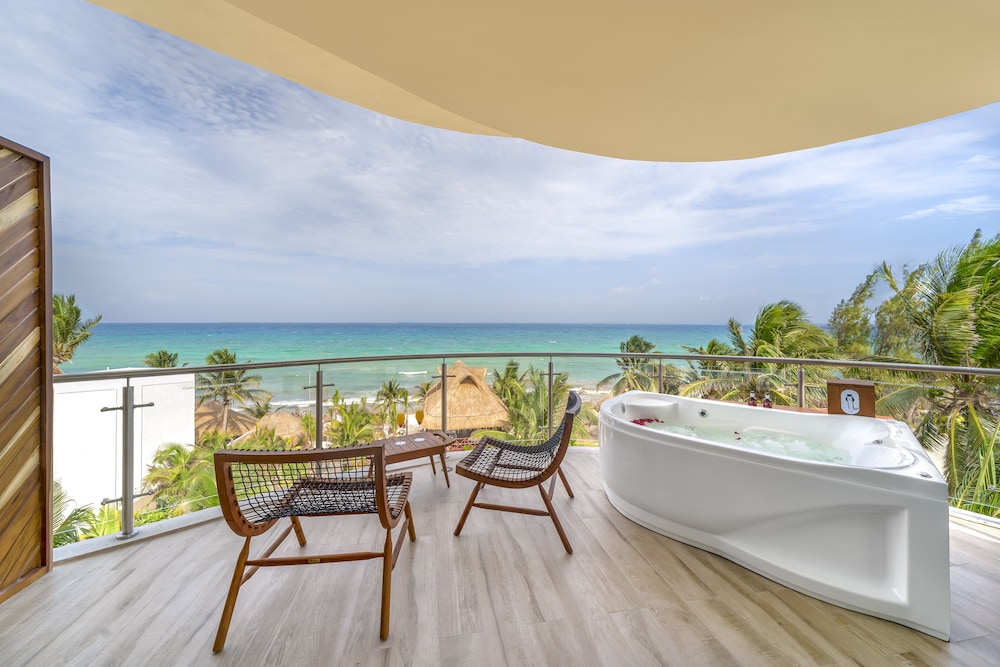 Mvngata Beach Hotel — Hotel rooms in Playa del Carmen, Quintana Roo