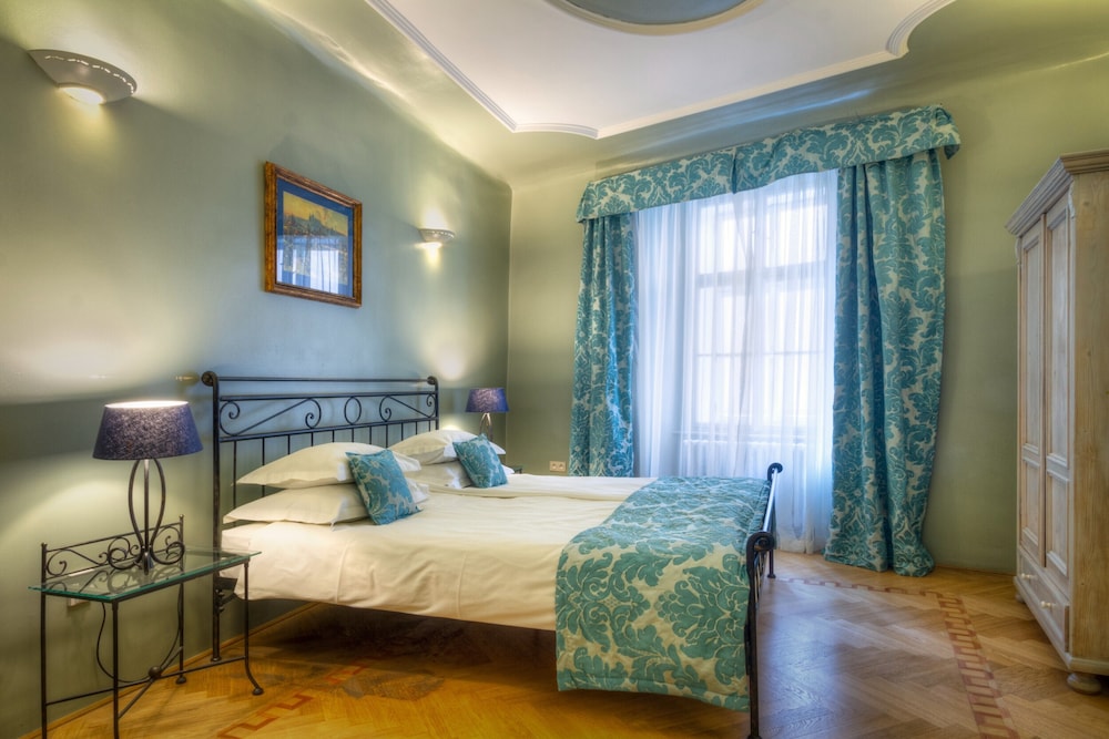 Black Star Suites — Hotel rooms in Prague, Prague